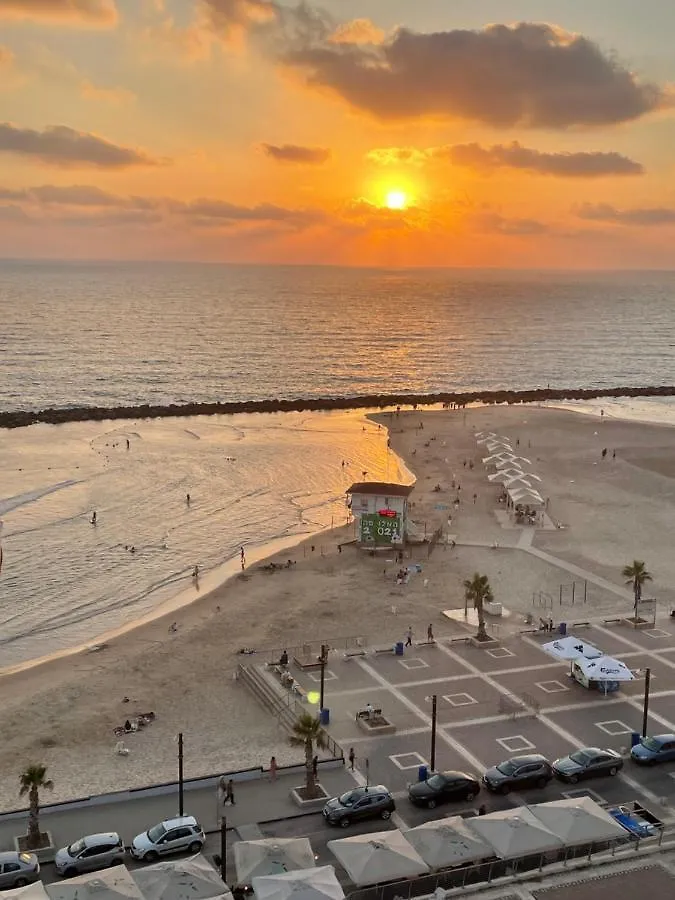 Apartment Suite On The Beach Haifa